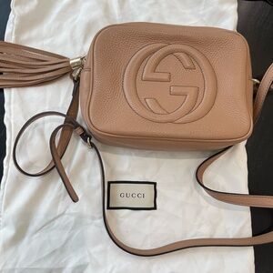 Gucci Pebbled Calfskin Small Soho Disco Bag Camelia